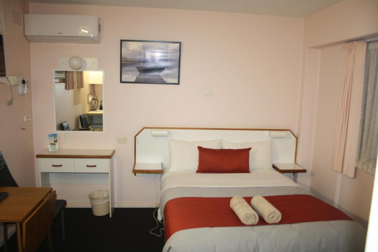 Bradman Motor Inn Cootamundra Bagian luar foto