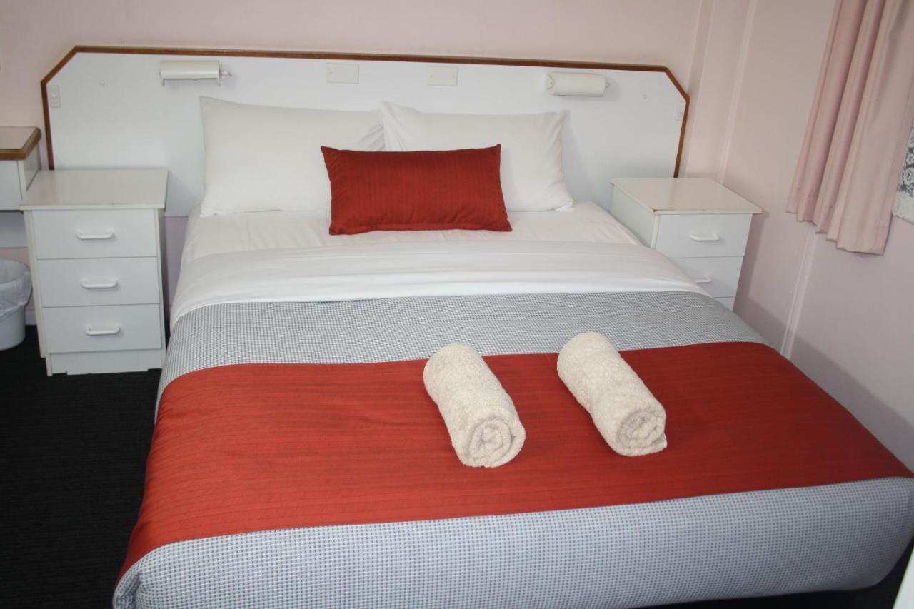 Bradman Motor Inn Cootamundra Bagian luar foto