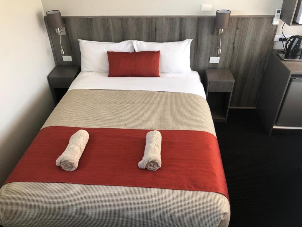 Bradman Motor Inn Cootamundra Bagian luar foto