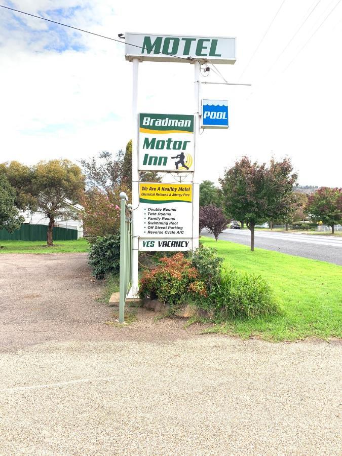 Bradman Motor Inn Cootamundra Bagian luar foto