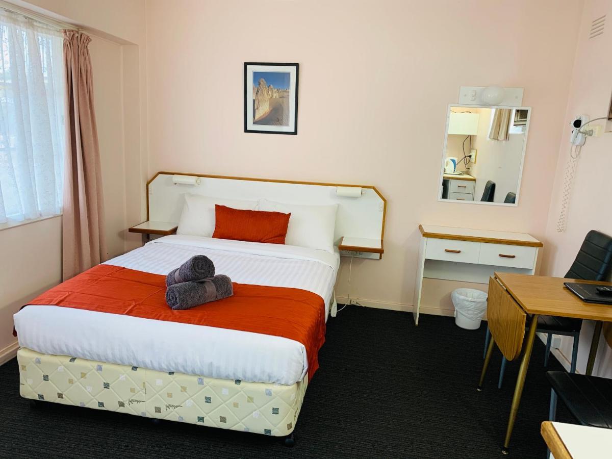 Bradman Motor Inn Cootamundra Bagian luar foto